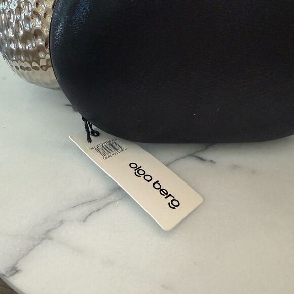 NWT Olga Berg Bria Crystal Fringe Clutch
⭐️read description - Picture 6 of 7